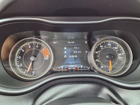 Certified 2022 Jeep Cherokee Limited w/ Mopar Interior Package AWD/4WD image 16