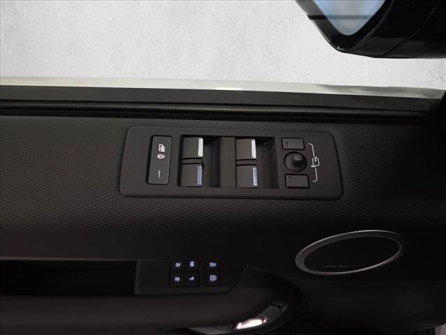 New 2026 Land Rover Discovery Dynamic SE AWD/4WD image 30
