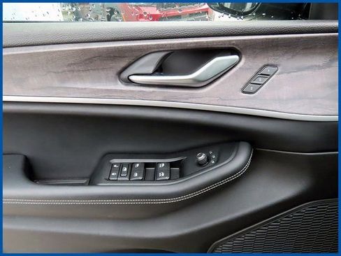 Certified 2023 Jeep Grand Cherokee Limited image 12