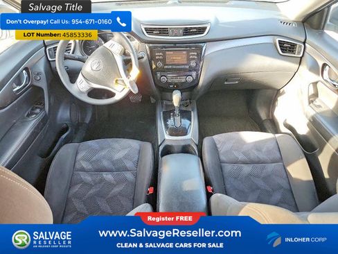 Used 2015 Nissan Rogue SV image 2