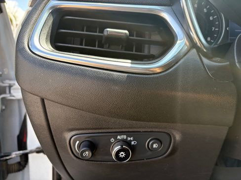 Certified 2021 Chevrolet Equinox LT AWD/4WD image 23