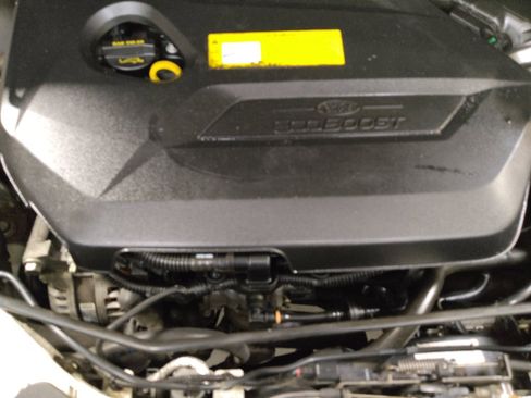 Used 2015 Ford Escape Titanium w/ Equipment Group 301A AWD/4WD image 30