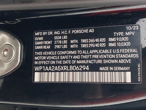 Used 2024 Porsche Macan image 38