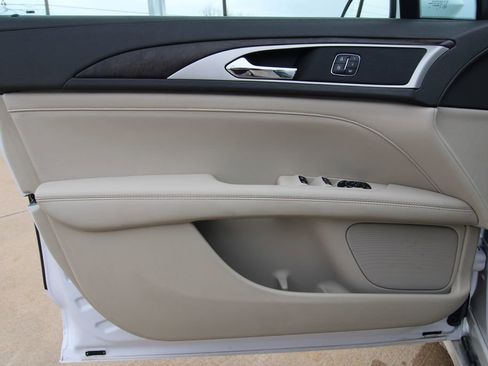 Used 2017 Lincoln MKZ Select w/ Technology Package image 42