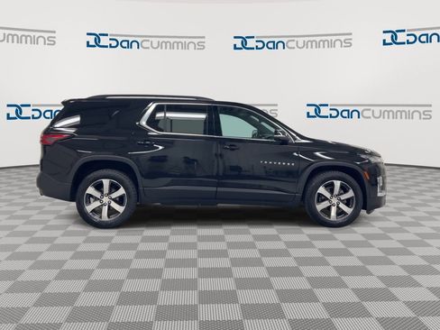 Used 2023 Chevrolet Traverse LT w/ LT Premium Package AWD/4WD image 9