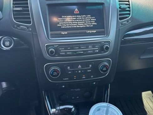 Used 2014 Kia Sorento SX w/ 3rd Row Package FWD image 9