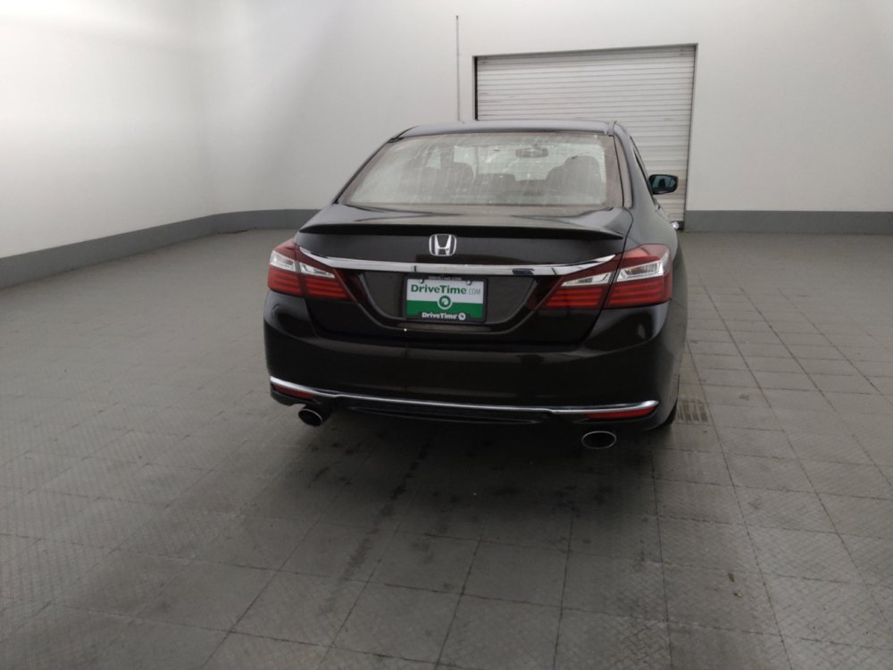 Used 2017 Honda Accord Sport image 7