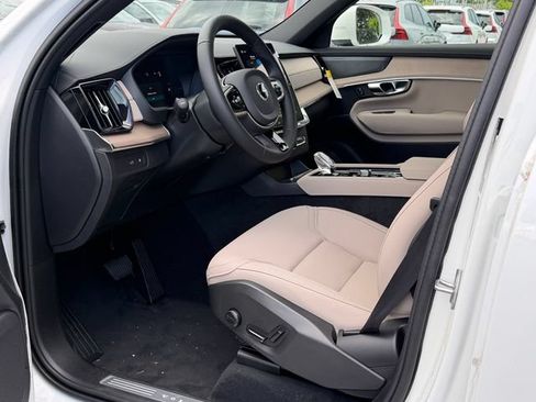 New 2026 Volvo XC90 T8 Plus AWD/4WD image 13
