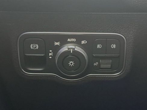 Used 2026 Mercedes-Benz GLB 250 image 10