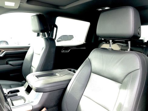 Used 2022 Chevrolet Silverado 1500 RST w/ Convenience Package II image 13