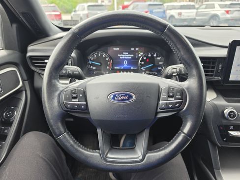 Used 2020 Ford Explorer XLT w/ Comfort Package AWD/4WD image 15