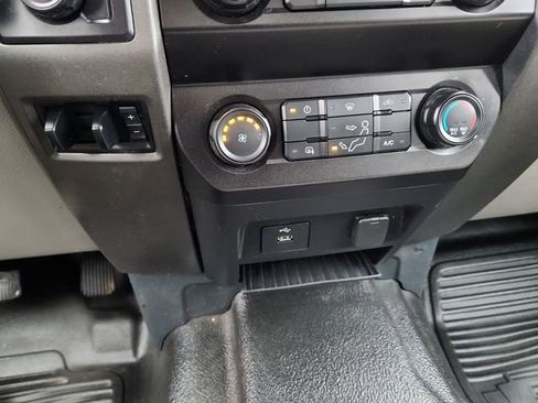 Used 2022 Ford F250 XL w/ Power Equipment Group image 41