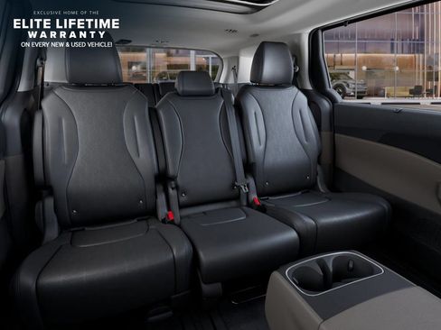 New 2026 Kia Carnival SX FWD image 17