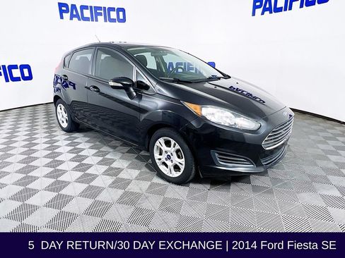 Used 2014 Ford Fiesta SE w/ Comfort Package FWD image 3