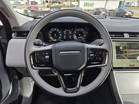 Used 2025 Land Rover Range Rover Velar Dynamic SE image 18