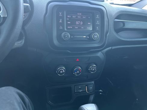Used 2019 Jeep Renegade Sport image 23
