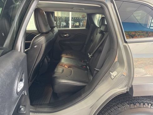 Used 2022 Jeep Cherokee Trailhawk w/ Premium Leather Package AWD/4WD image 43