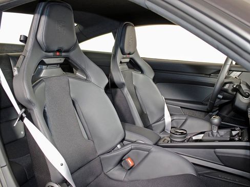 New 2026 Porsche 911 GT3 image 37