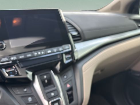 Used 2021 Honda Odyssey EX-L image 25