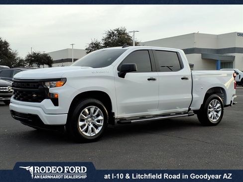 Used 2025 Chevrolet Silverado 1500 Custom image 1
