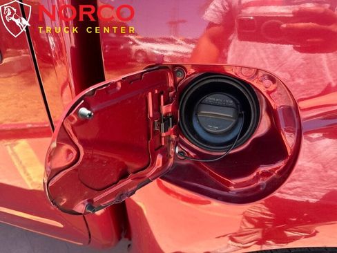 Used 2017 Nissan Frontier SV image 11