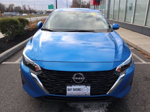 Certified 2025 Nissan Sentra SV image 5