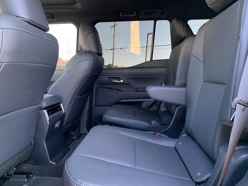 Certified 2025 Lexus GX 550 w/ Cold Area Package AWD/4WD image 32