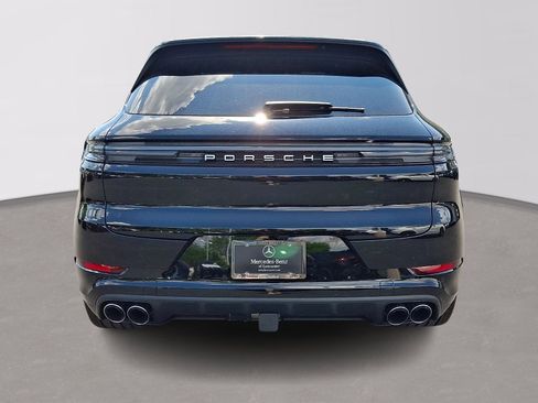 Used 2024 Porsche Cayenne S AWD/4WD image 5