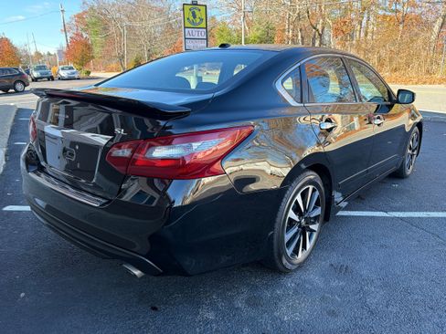 Used 2018 Nissan Altima 2.5 SL w/ 2.5 SL Technology Package image 5