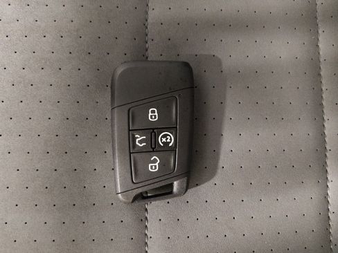 Used 2025 Volkswagen Jetta SE FWD image 32