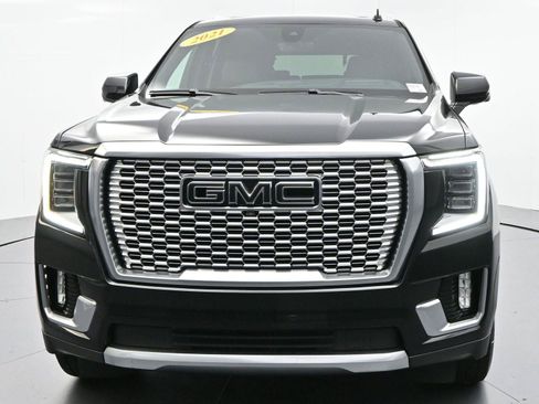 Used 2021 GMC Yukon Denali w/ Advanced Technology Package AWD/4WD image 2