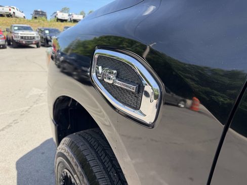 Used 2017 Nissan Titan S RWD image 11