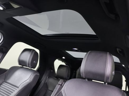 Used 2023 Land Rover Discovery S R-Dynamic image 19