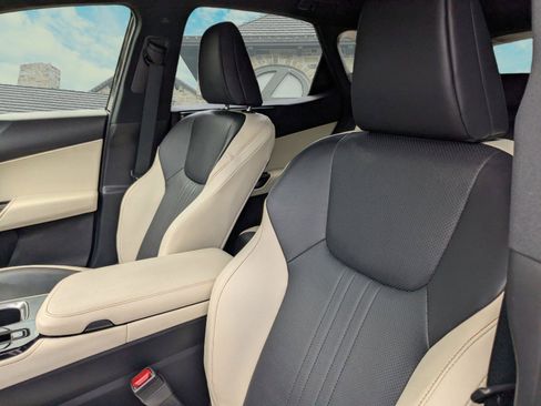 Certified 2024 Lexus NX 250 FWD image 8