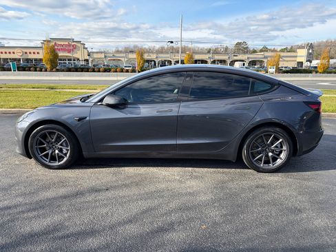 Used 2023 Tesla Model 3 Standard Range image 12