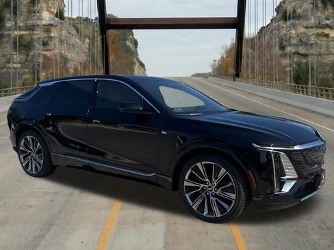 New 2026 Cadillac Lyriq Signature Luxury w/ Nappa Leather Package AWD/4WD image 13