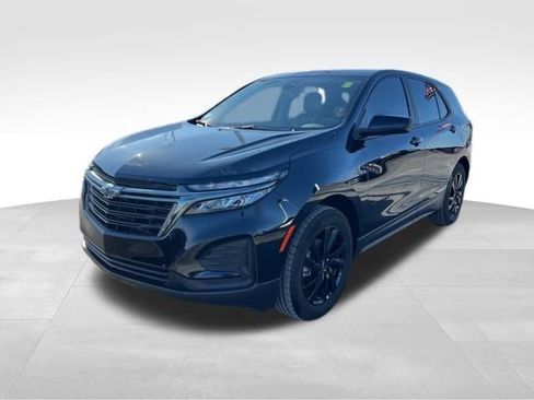 Used 2024 Chevrolet Equinox LS w/ LS Convenience Package image 3