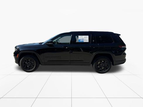Used 2025 Jeep Grand Cherokee L Altitude AWD/4WD image 4