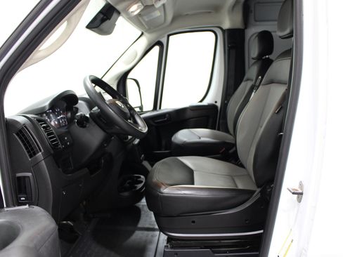 Used 2025 RAM ProMaster 2500 w/ Convenience Group FWD image 3