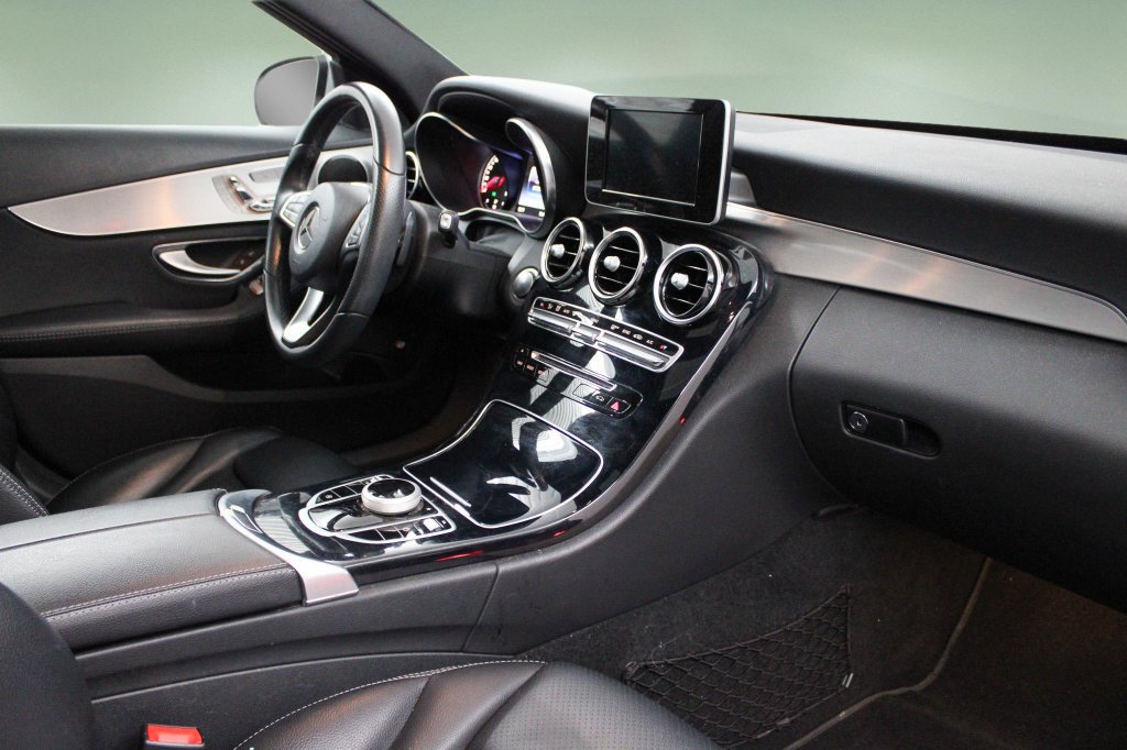 Used 2018 Mercedes-Benz C 300 Sedan image 22