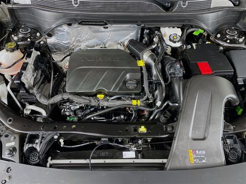 Used 2025 Chevrolet Trax LT w/ LT Convenience Package image 31