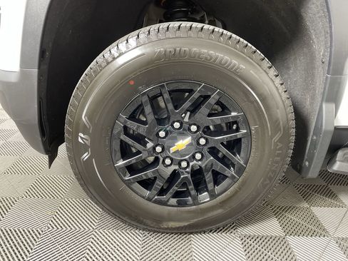 New 2025 Chevrolet Silverado EV LT image 93