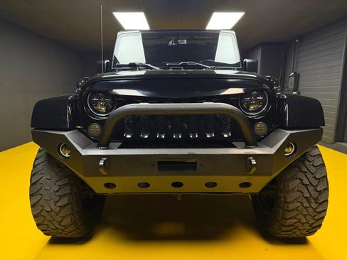 Used 2015 Jeep Wrangler Unlimited Sahara w/ Max Tow Package AWD/4WD image 13