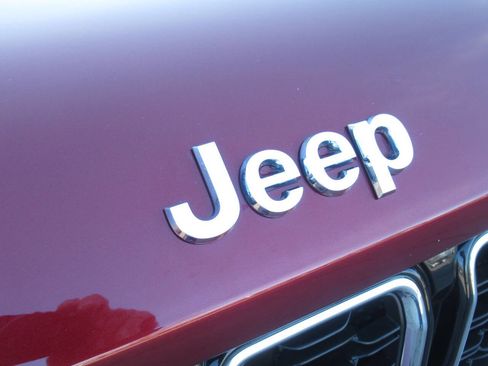 Used 2022 Jeep Grand Cherokee Limited AWD/4WD image 4