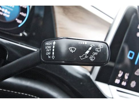 Used 2024 Volkswagen Atlas SE w/ Black Wheel Package image 23