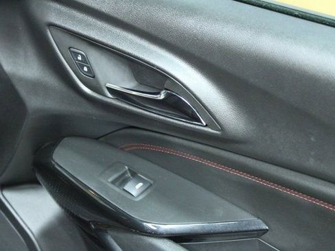 Certified 2025 Chevrolet Trax RS image 10