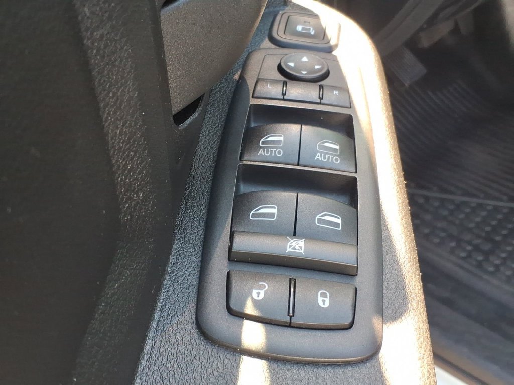 Used 2024 RAM 3500 Tradesman w/ Chrome Appearance Group AWD/4WD image 11