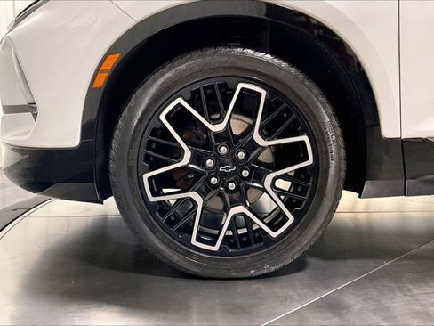 Used 2024 Chevrolet Blazer RS w/ Driver Confidence II Package AWD/4WD image 9