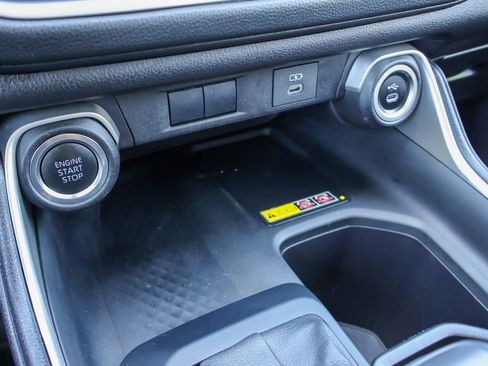 Used 2025 Toyota Grand Highlander AWD image 13