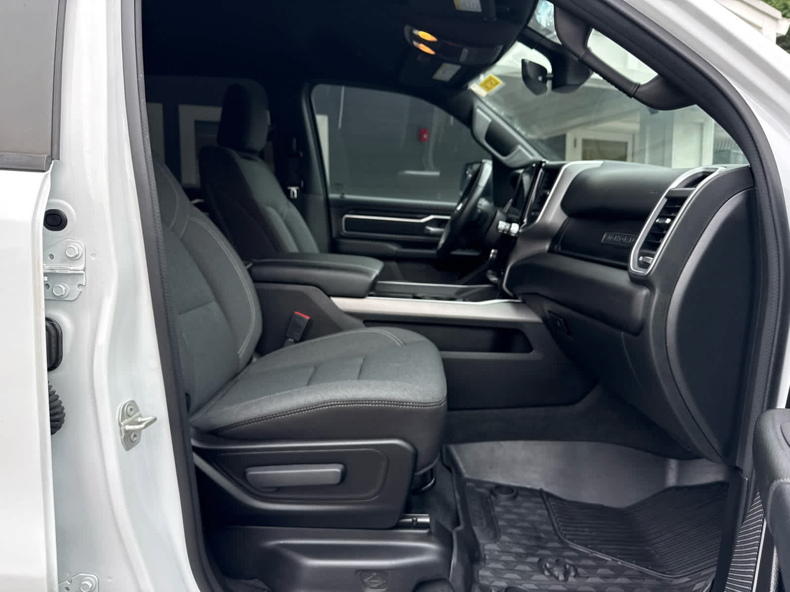 Used 2023 RAM 1500 Big Horn AWD/4WD image 17